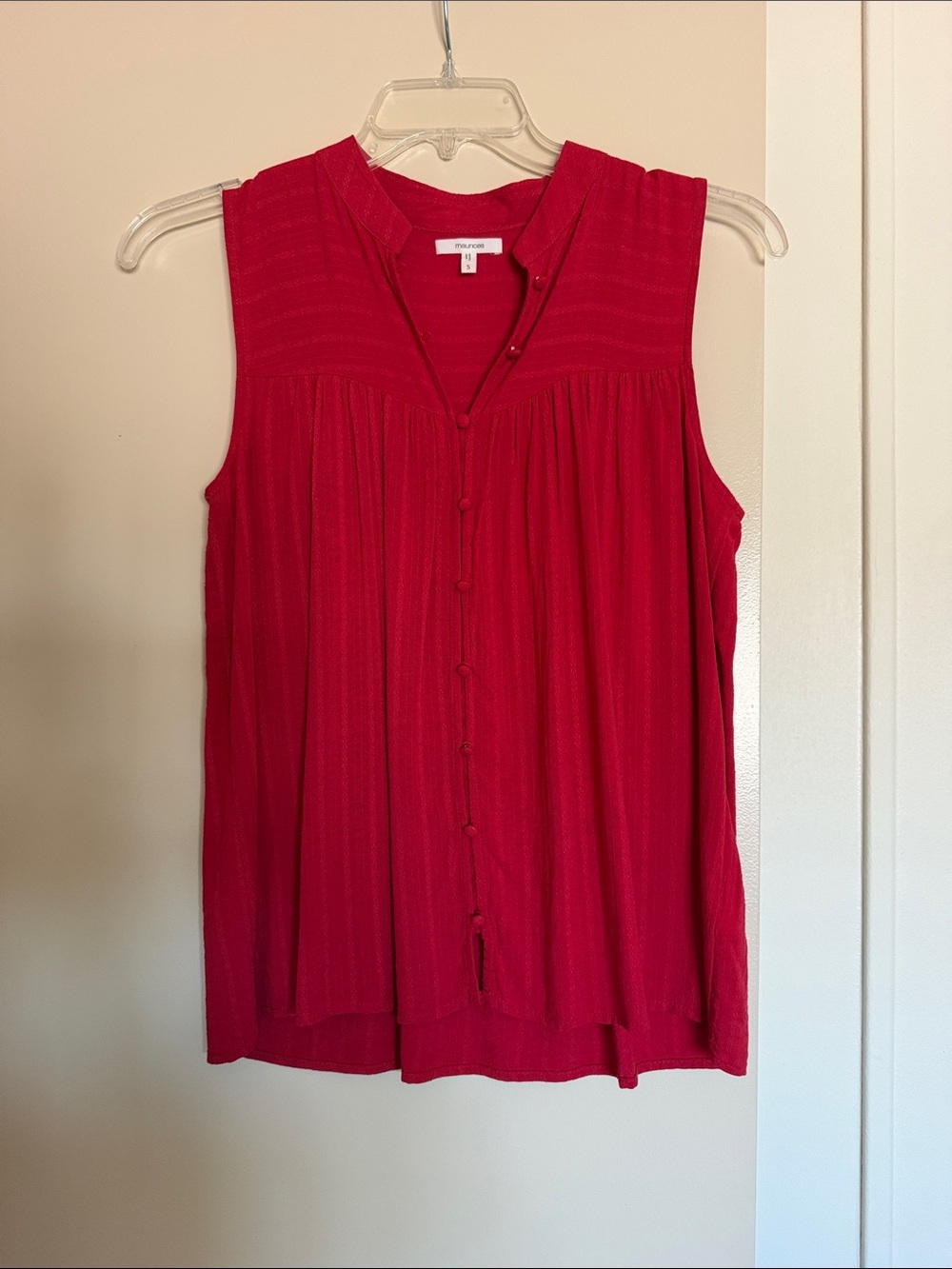 Maurice’s Sleeveless Button-Front Red Blouse. Small
